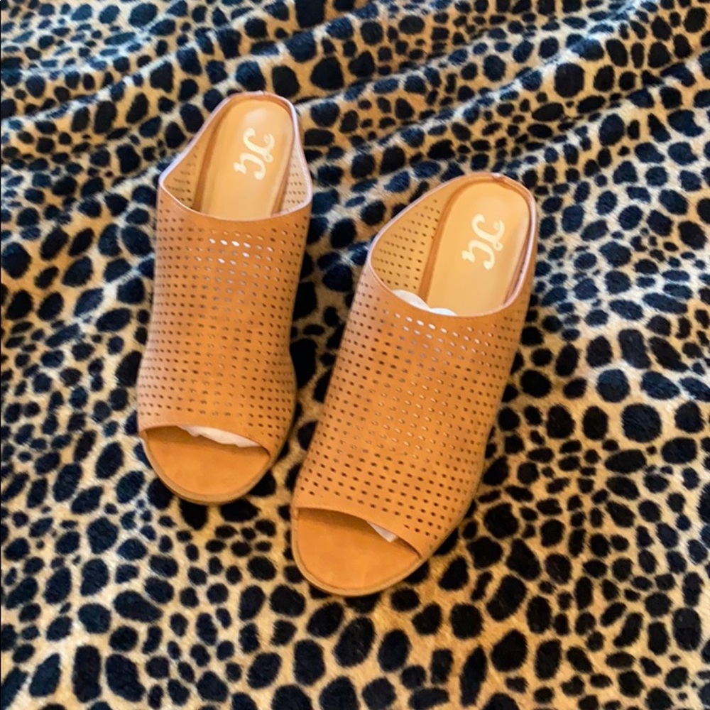 Backless shoes